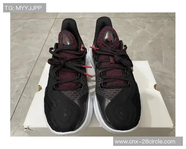 安德玛足球鞋助力球场表现提升打造你的专属竞技风格与舒适体验